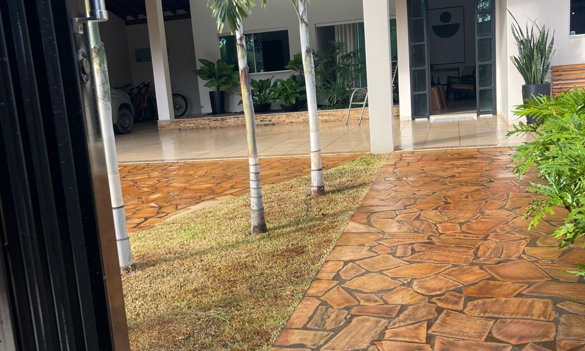 5b0b777f-4846-47d5-bac8-15a944a73b1b