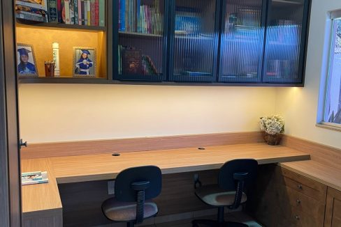 924f7abe-20b9-49d1-b6f8-3d303aa083d0