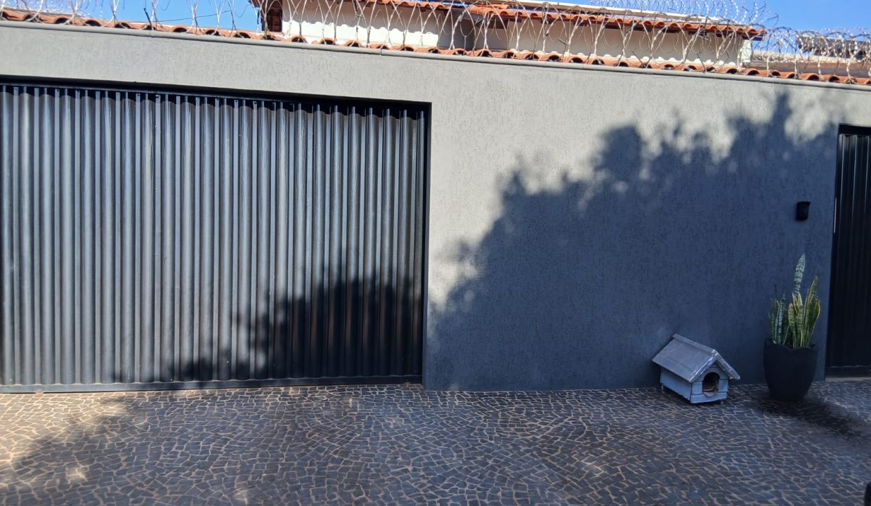 fdb7b274-f5dd-4dfd-8c61-d8f6258f4606